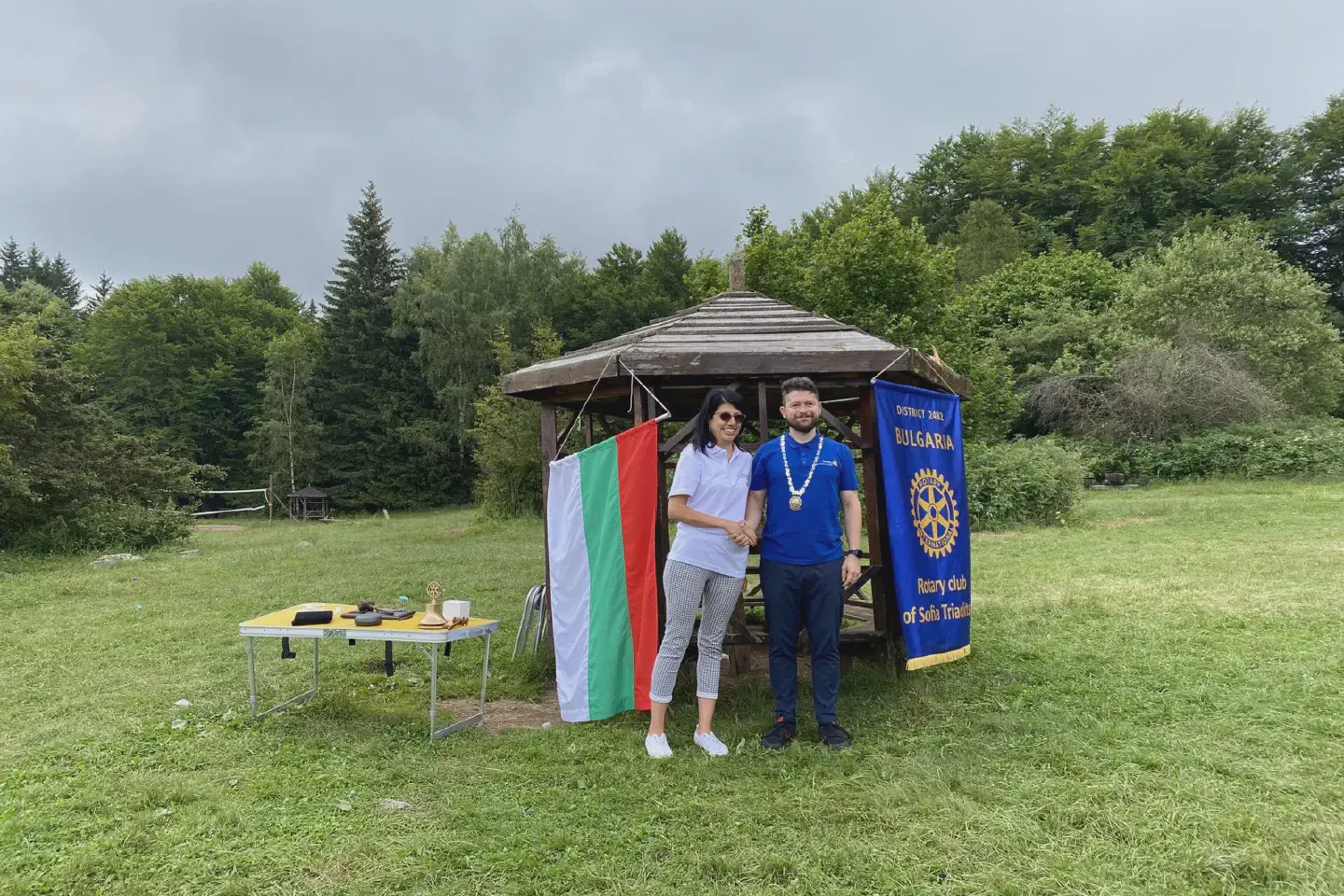 Wechsel der Halskette für das Rotary-Jahr 2023/2024